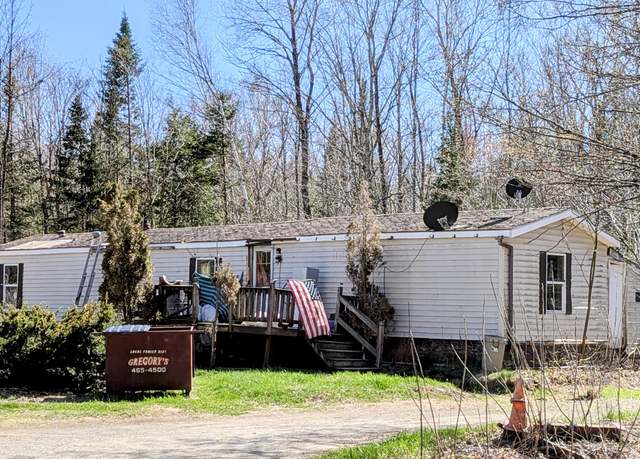 Property at 653 Canaan Rd, Skowhegan, ME 04976, 3 beds, 2 baths