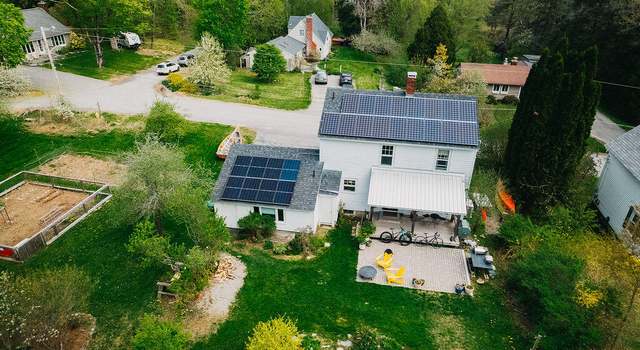 Photo of 19 Spencer St, Orono, ME 04473