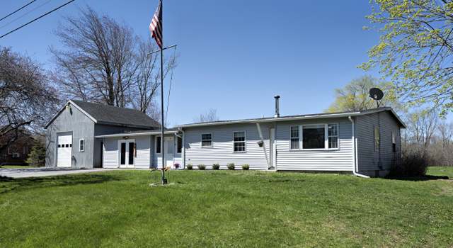 Photo of 38 Lake View Dr, Rockland, ME 04841