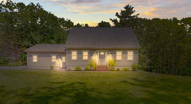 Photo of 31 Pond Ridge Dr, Lewiston, ME 04240