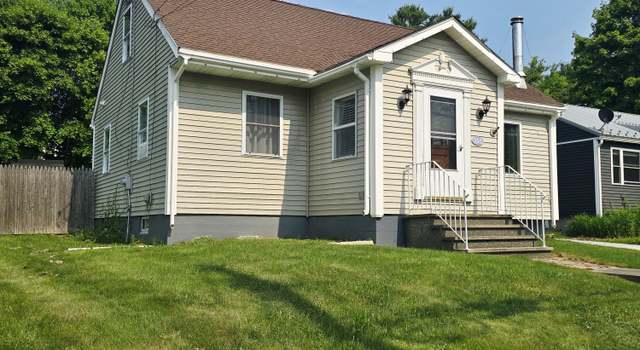 Photo of 351 Maple St, Bangor, ME 04401