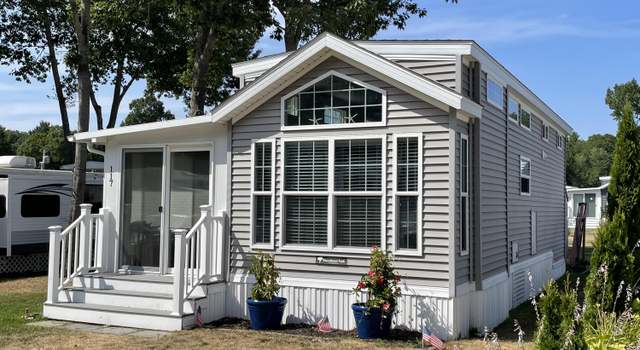 Photo of 23 College Dr #117, Wells, ME 04090