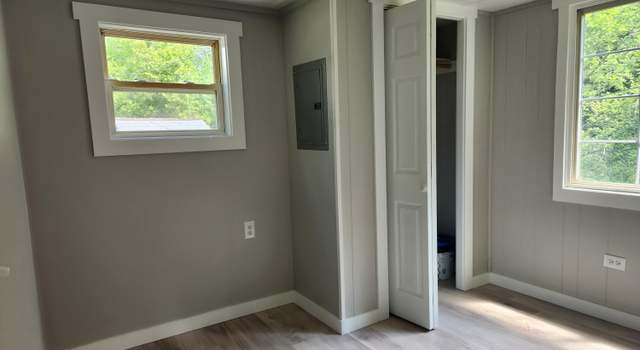 Photo of 37 Wings Mills Rd, Readfield, ME 04355