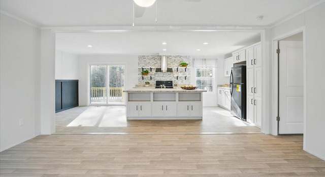 Photo of 41 Fish St, Leeds, ME 04263