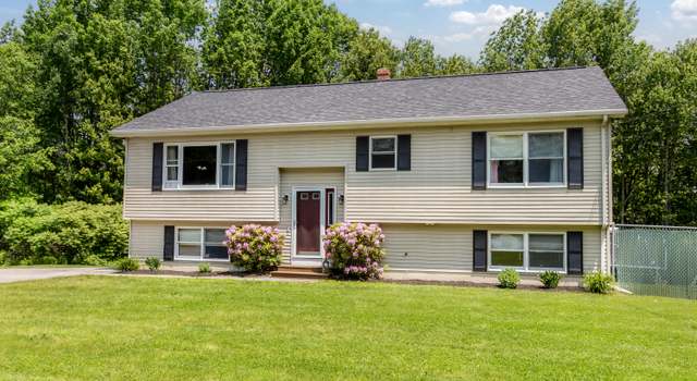 Photo of 320 Grove St, Lewiston, ME 04240