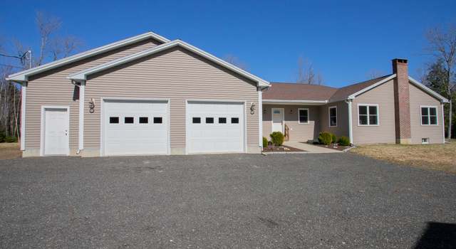 Photo of 73 Stacey Ln, Kenduskeag, ME 04450