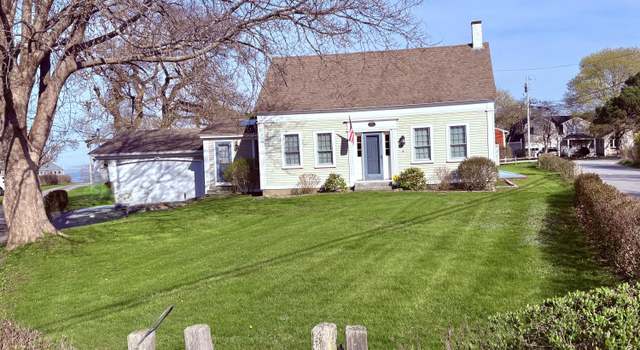 Photo of 6 Barker Point Rd, Harpswell, ME 04003