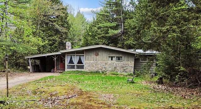 Photo of 587 Lewiston Rd, Topsham, ME 04086