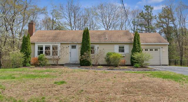 Photo of 48 Woodside Dr, Kennebunk, ME 04043