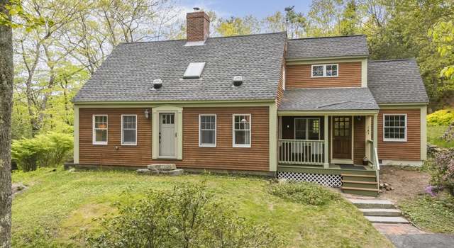 Photo of 8 Carriage Rd, Freeport, ME 04032