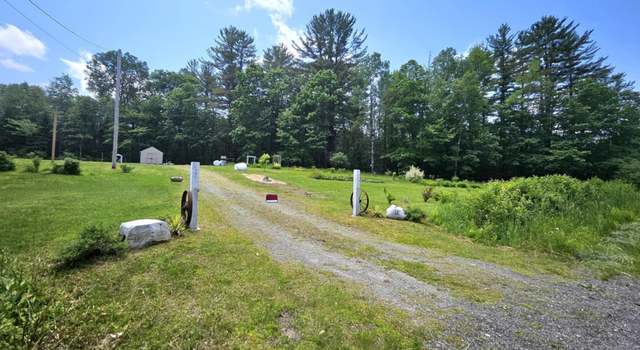 Photo of 191 Canaan Rd, Clinton, ME 04927