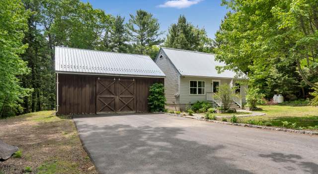 Photo of 4 Porter Ln, Sebago, ME 04029