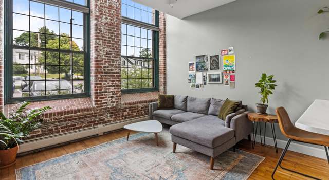 Photo of 30 Lincoln St #109, Westbrook, ME 04092