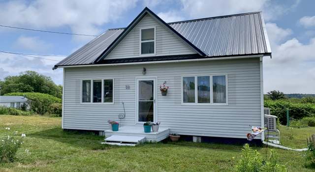 Photo of 18 South St, Lubec, ME 04652