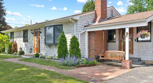 Photo of 7 Lawn Ave, Cumberland, ME 04021
