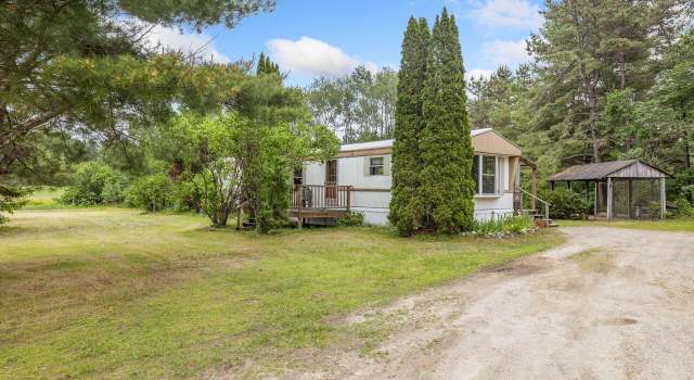 Photo of 574 Plains Rd, Hollis, ME 04042