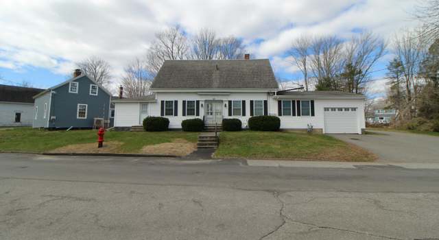 Photo of 136 School St, Bucksport, ME 04416