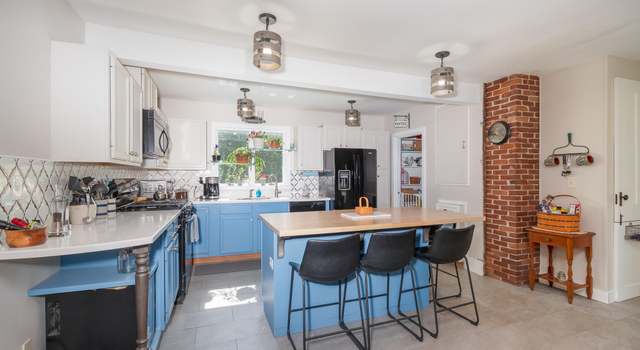 Photo of 155 Oak St, Oakland, ME 04963