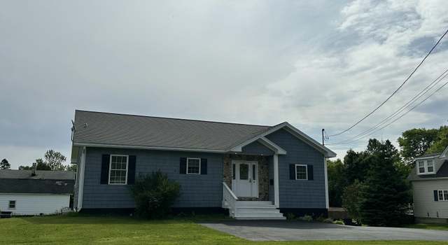 Photo of 16 South St, Houlton, ME 04730