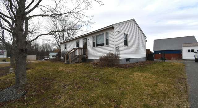 Photo of 22 Somerset Ave, Fairfield, ME 04937