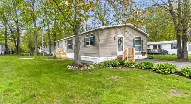 Photo of 25 Karen Ln, Brunswick, ME 04011