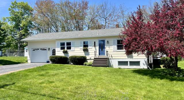 Photo of 8 Valley St, Lewiston, ME 04240