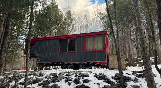 Photo of 10 Little Falls Dr, Concord, ME 04920