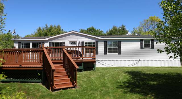 Photo of 88 Blueberry Hill Ln, Gardiner, ME 04345