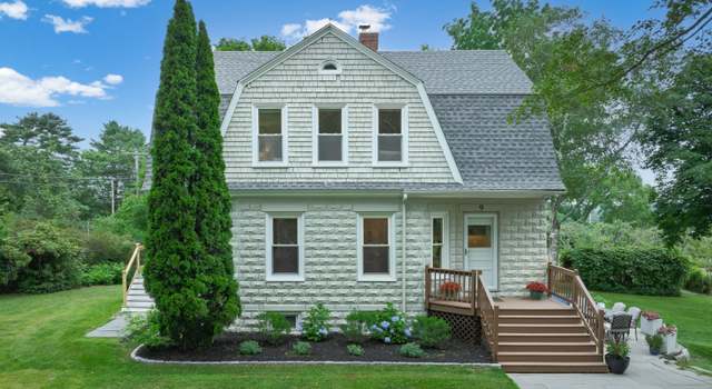 Photo of 9 Winn Rd, Cumberland, ME 04021