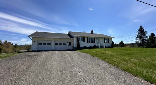 Photo of 58 South St, Houlton, ME 04730