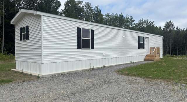 Photo of 3 Fall Dr, Farmingdale, ME 04344