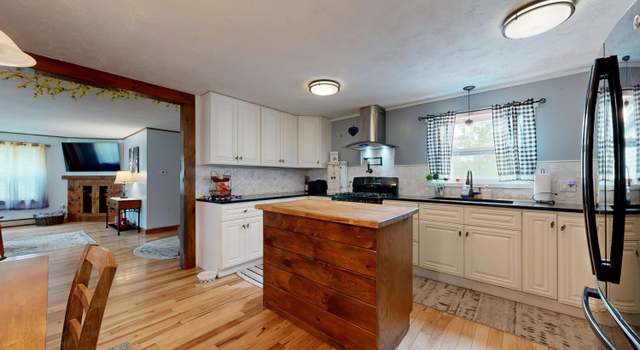 Photo of 76 School St, Baldwin, ME 04024