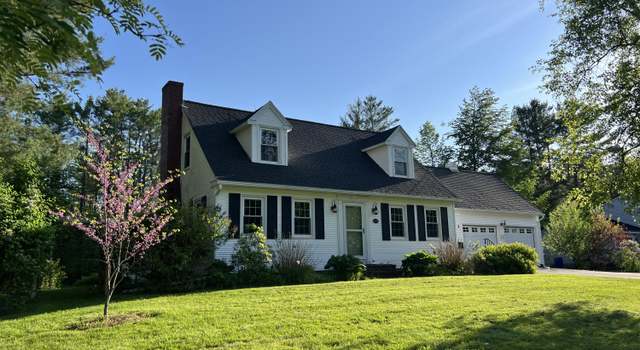 Photo of 7 Edgewood Dr, Orono, ME 04473