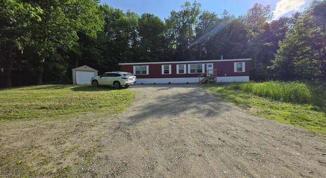 Photo of 61 Turner St, Buckfield, ME 04220