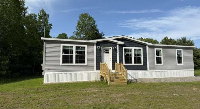 Photo of 129 Rosewood Dr, Farmington, ME 04938