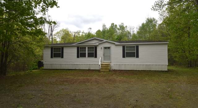 Photo of 359 Melody Ln, Saint Albans, ME 04971