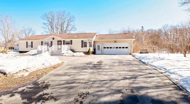 Photo of 31 Pleasant St, Madison, ME 04950