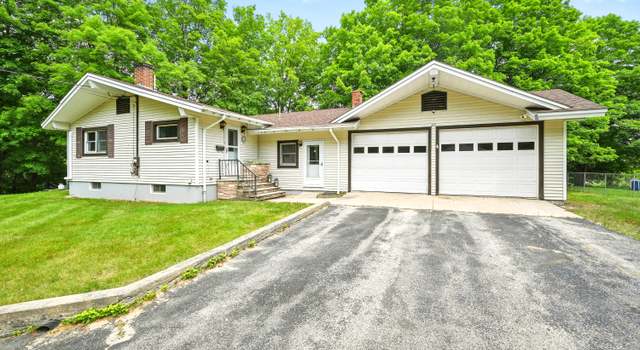 Photo of 22 Sanborn Cir, Norway, ME 04268