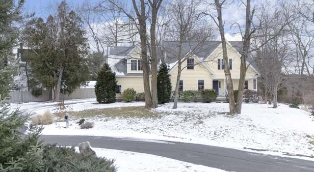 Photo of 12 Heritage Ct, Portland, ME 04102