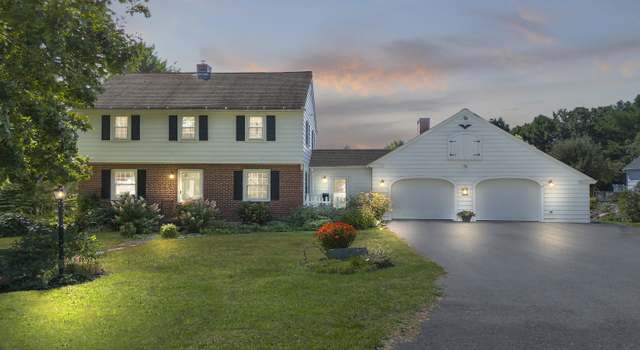 Photo of 8 Mayflower Rd, Hallowell, ME 04347