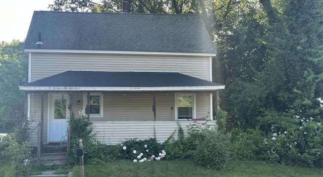 Photo of 507 Riverside Dr, Auburn, ME 04210