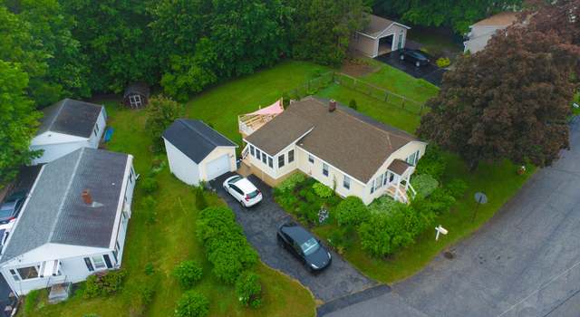 Photo of 32 Irwin St, Lewiston, ME 04240