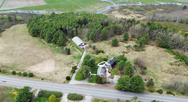 Photo of 210 Augusta Rd, Topsham, ME 04086