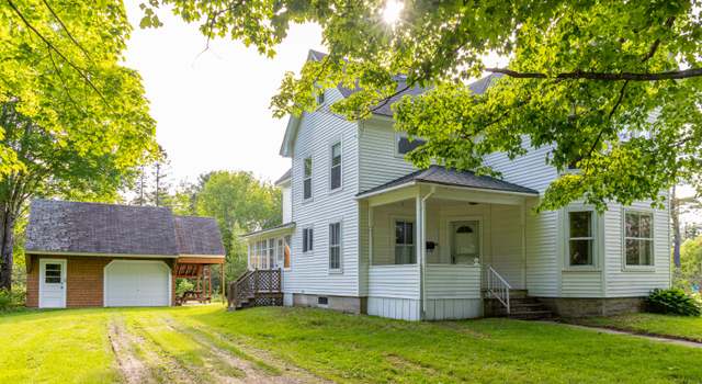 Photo of 10 Joslyn St, Newport, ME 04953