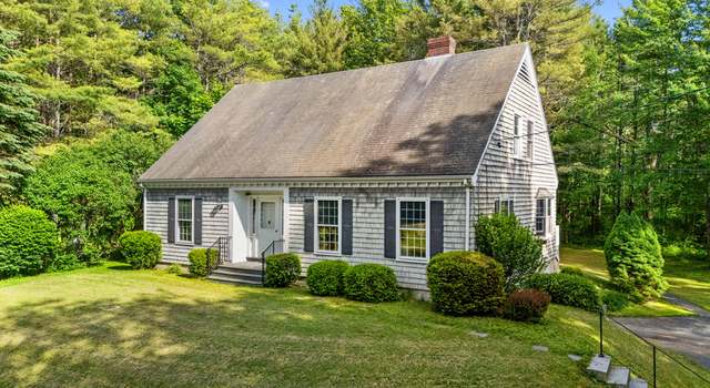 Photo of 121 Woodville Rd, Falmouth, ME 04105