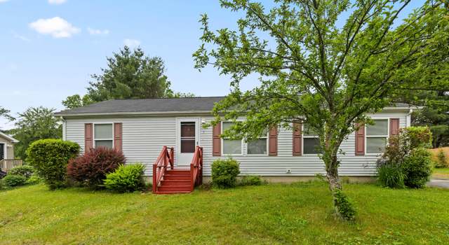 Photo of 7 Bobcat Ln #7, Berwick, ME 03901