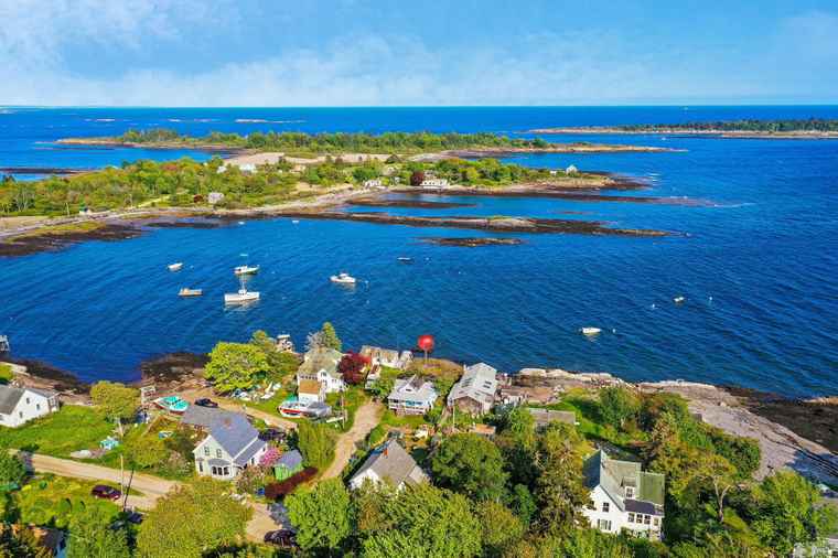 Photo of 15 Fisherman's Cv Portland, ME 04019