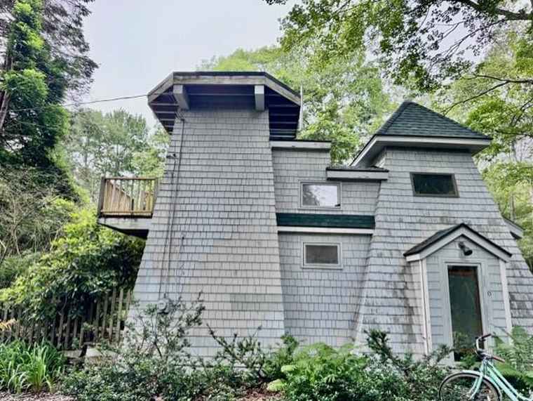 Photo of 6 Tolman Rd Portland, ME 04108