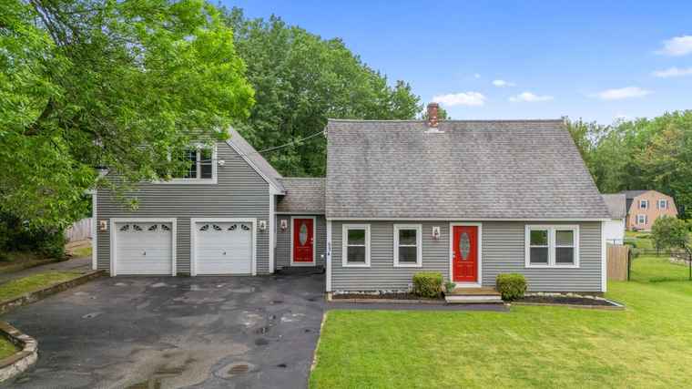 Photo of 534 Summit St Portland, ME 04103