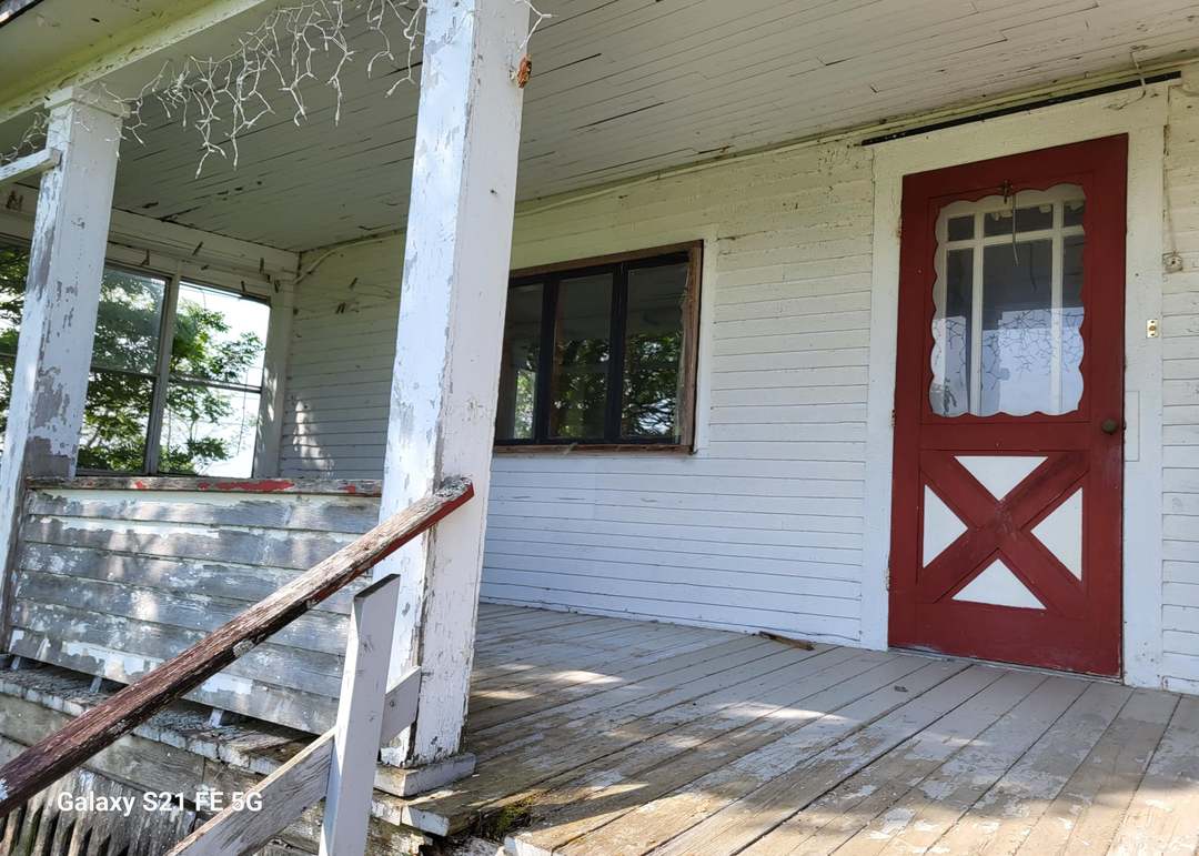 147 Lake Rd, Van Buren, ME 04785